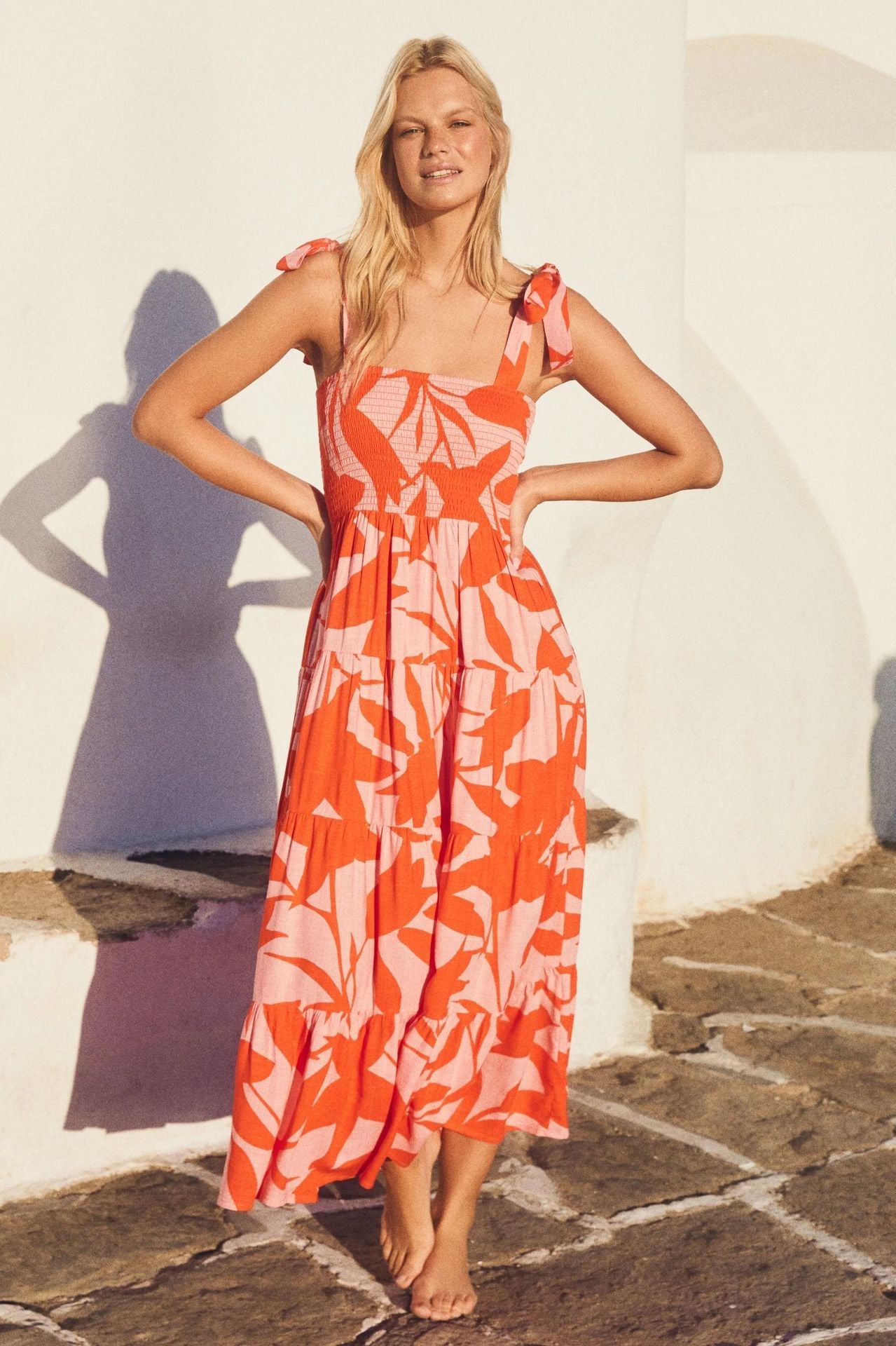 2023 spring and summer new personality skirt temperament elegant print sleeveless halter strap dress